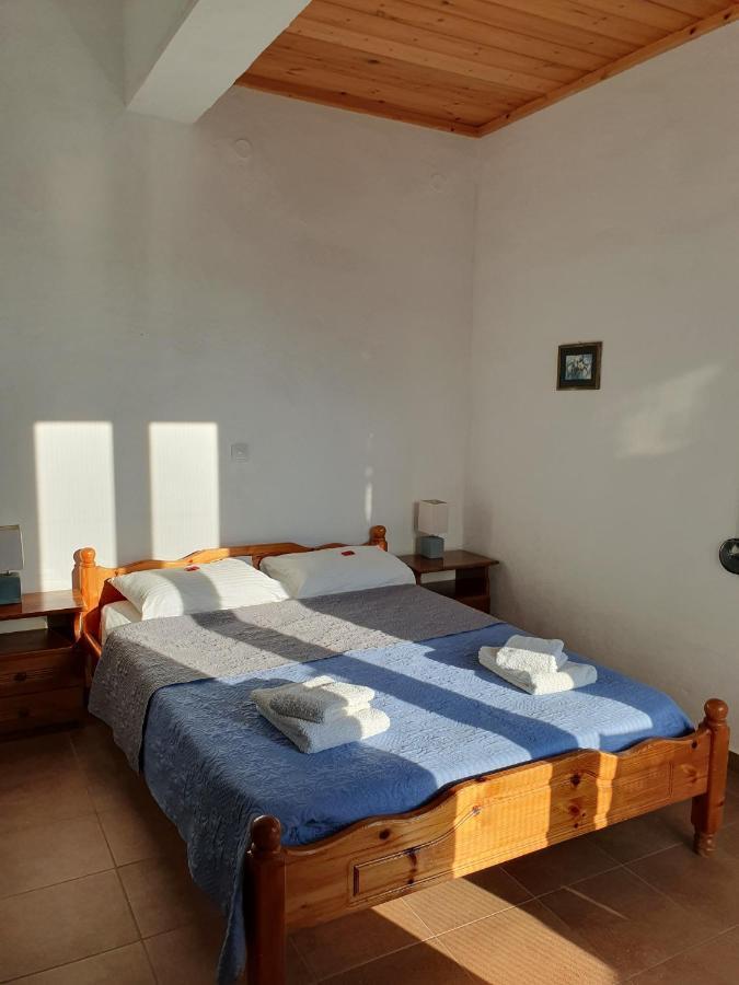 Babis & Popi Rooms And Studios 弗朗哥卡斯特隆 外观 照片